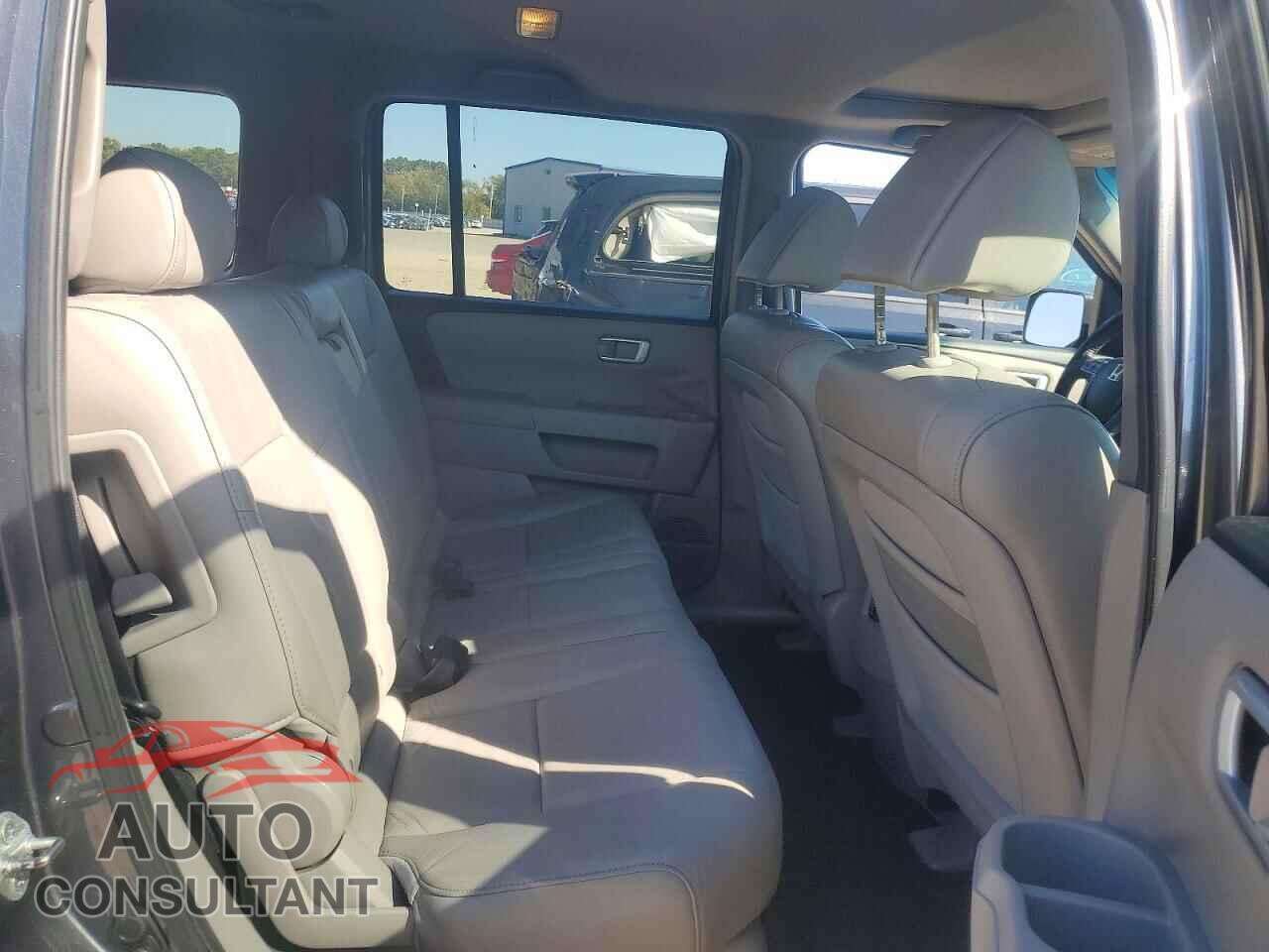 HONDA PILOT 2010 - 5FNYF3H57AB014693