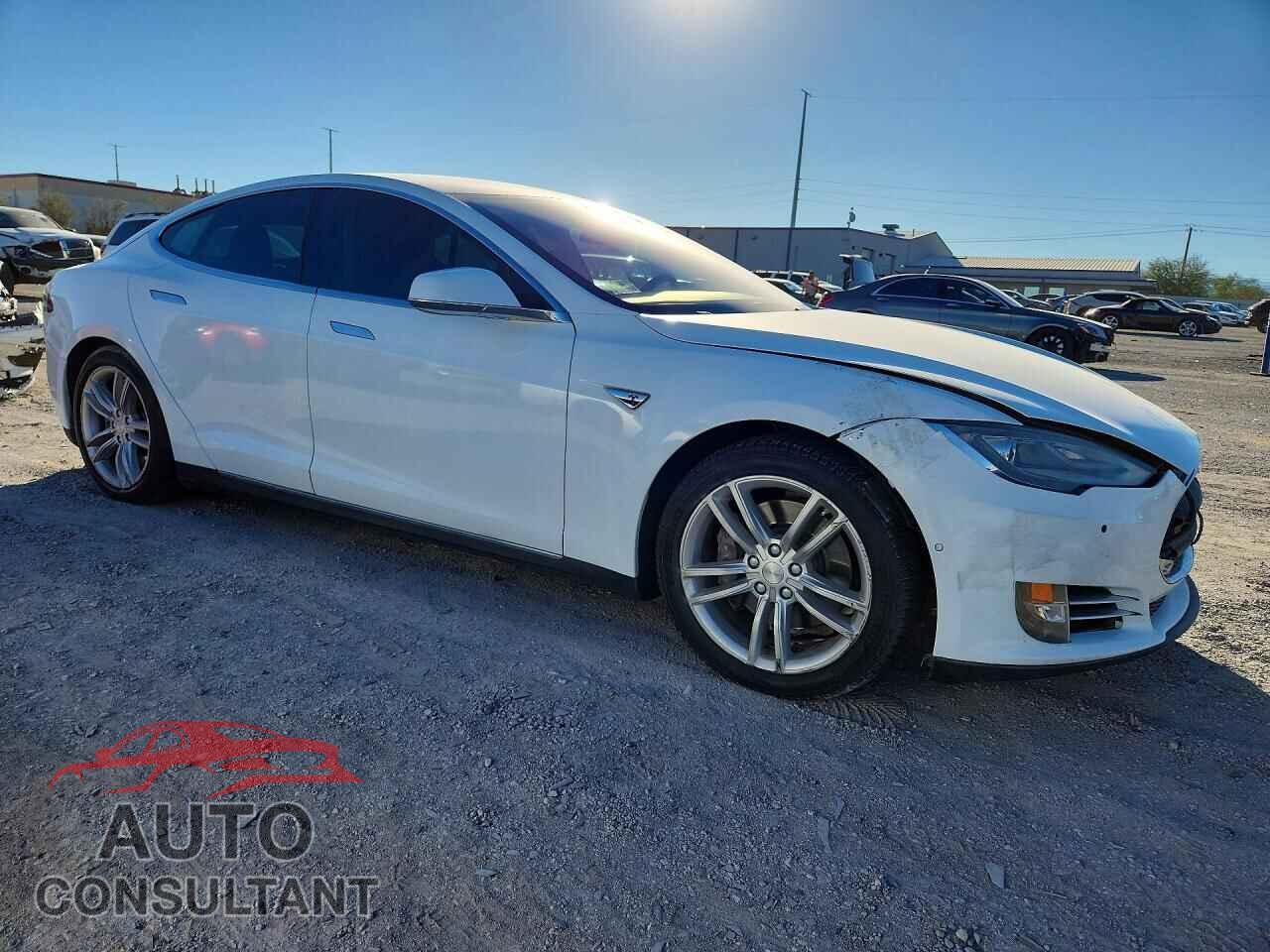 TESLA MODEL S 2014 - 5YJSA1H11EFP68183