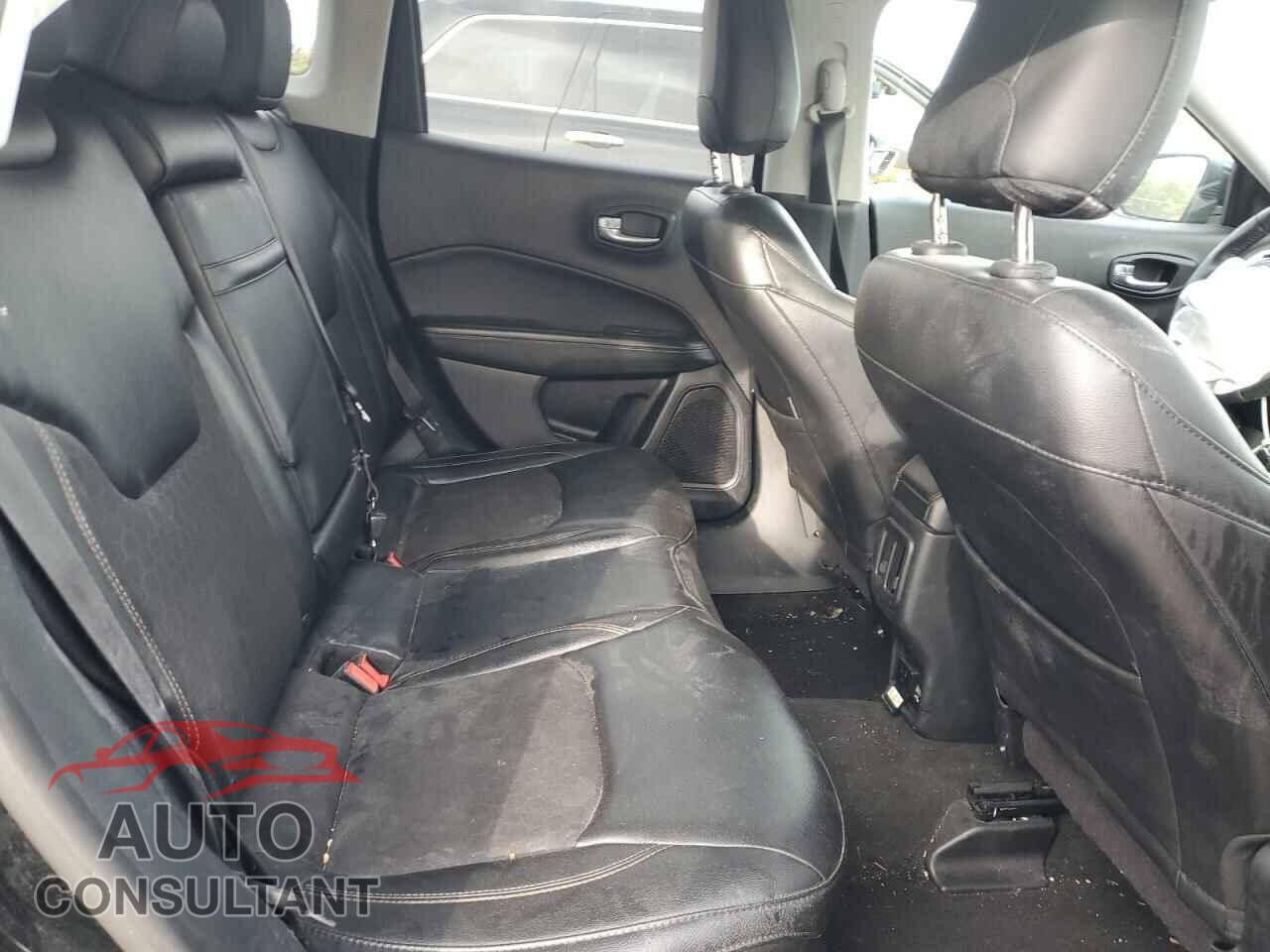 JEEP COMPASS 2018 - 3C4NJDBB0JT200552