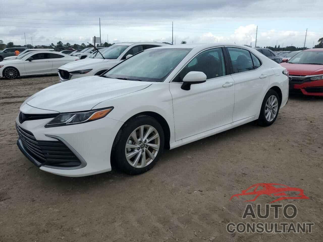 TOYOTA CAMRY 2024 - 4T1C11AK2RU208138