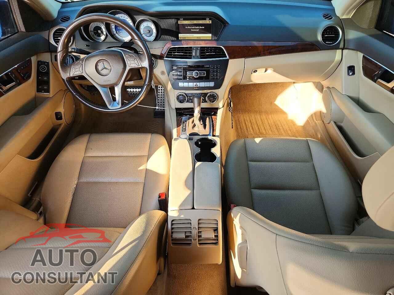 MERCEDES-BENZ C-CLASS 2012 - WDDGF8BB2CA712816