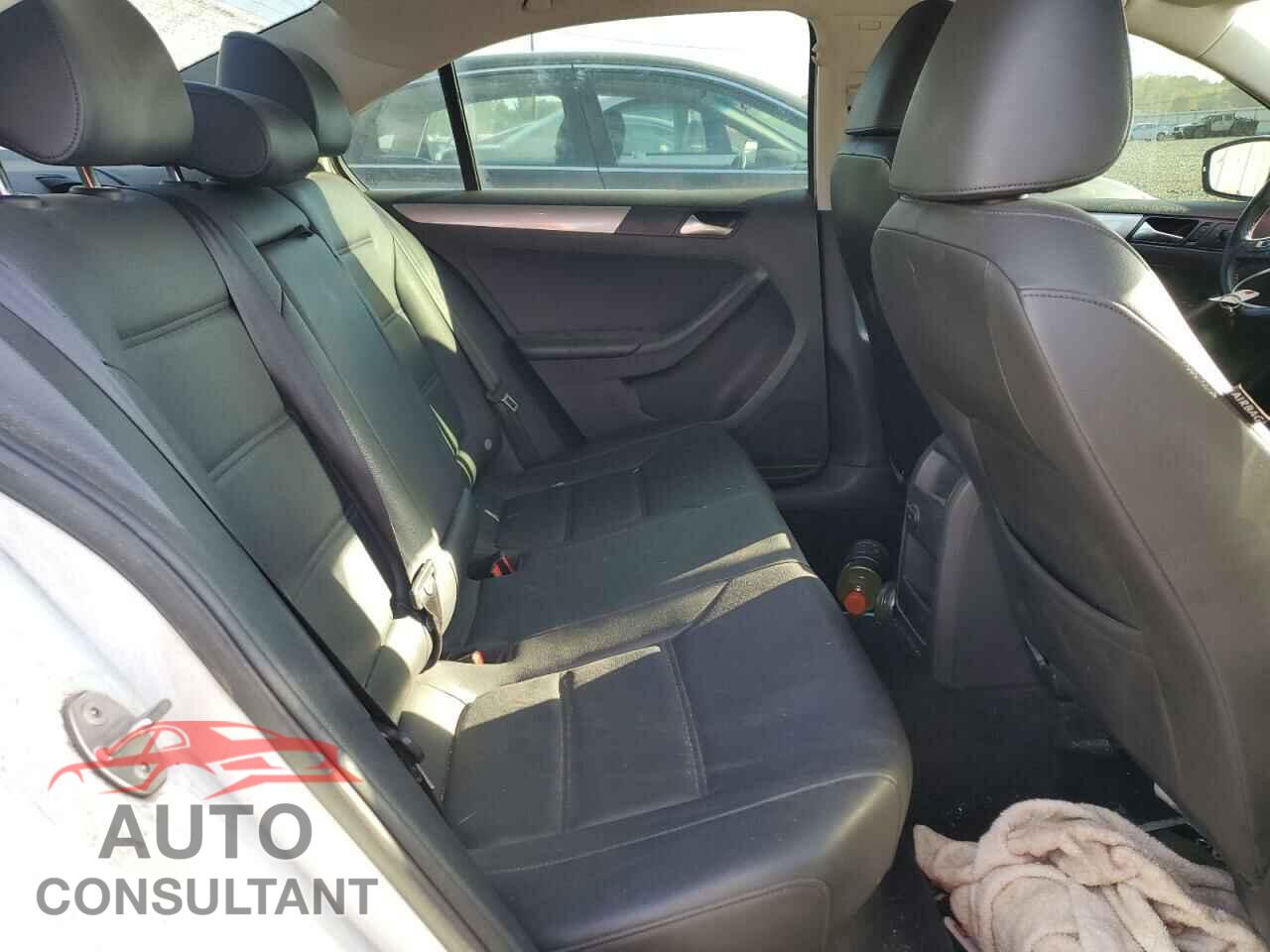 VOLKSWAGEN JETTA 2017 - 3VWDB7AJ9HM336487
