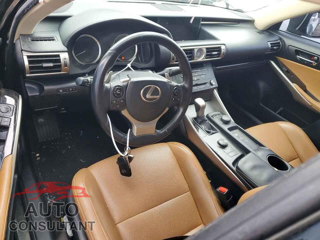 LEXUS IS 2015 - JTHBF1D20F5050416