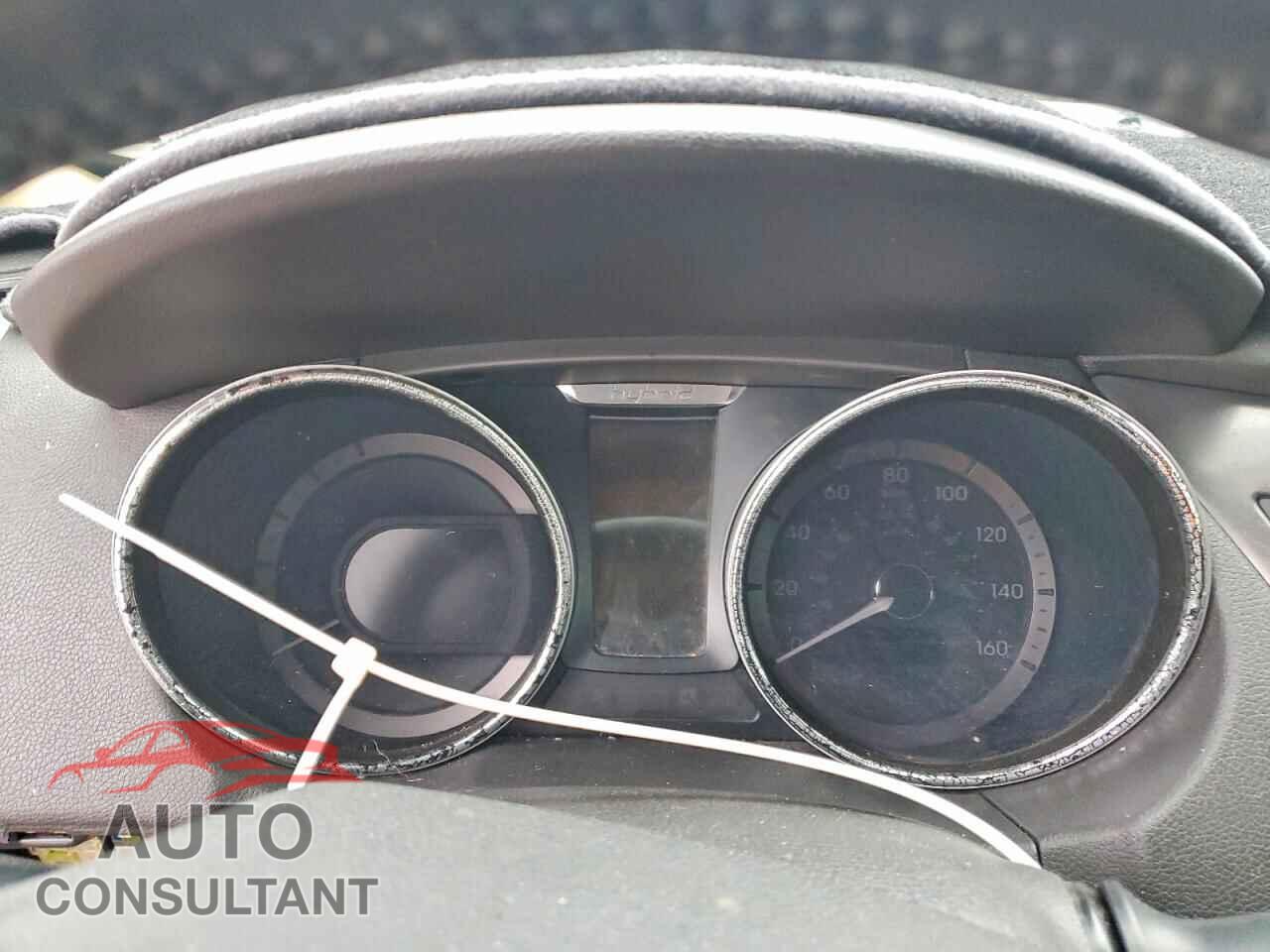 HYUNDAI SONATA 2013 - KMHEC4A48DA068614