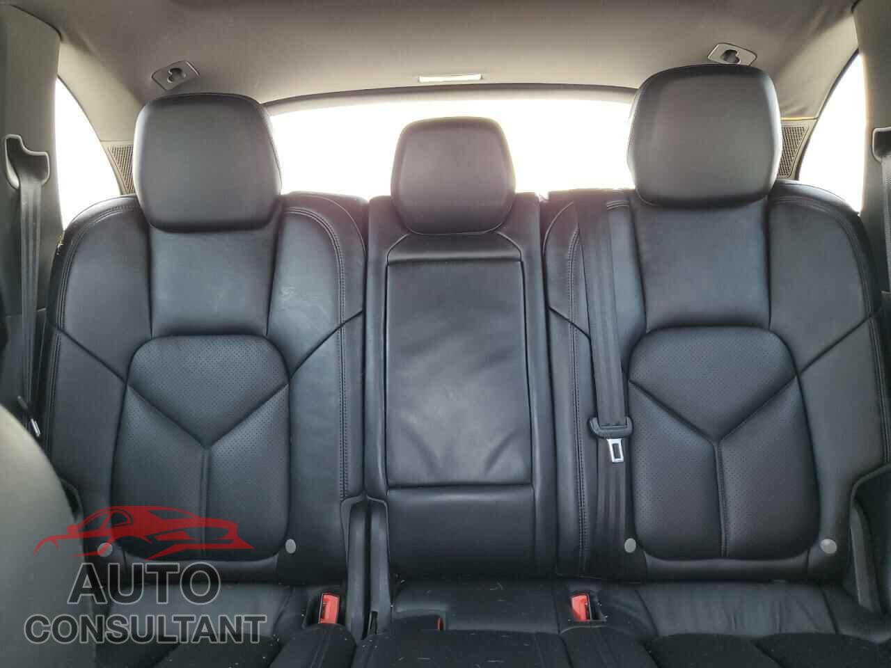 PORSCHE CAYENNE 2016 - WP1AA2A2XGLA10846