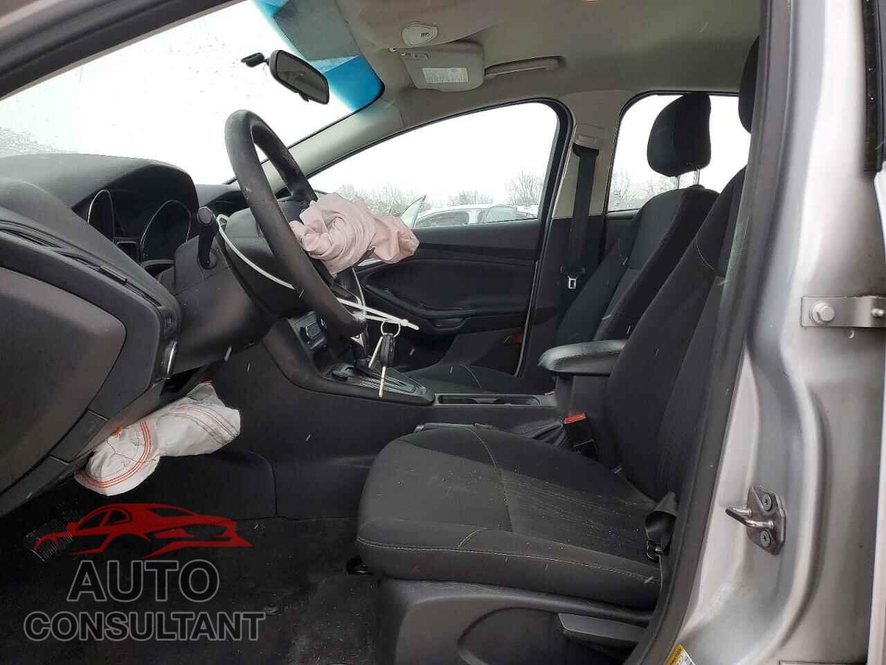 FORD FOCUS 2018 - 1FADP3F2XJL257258