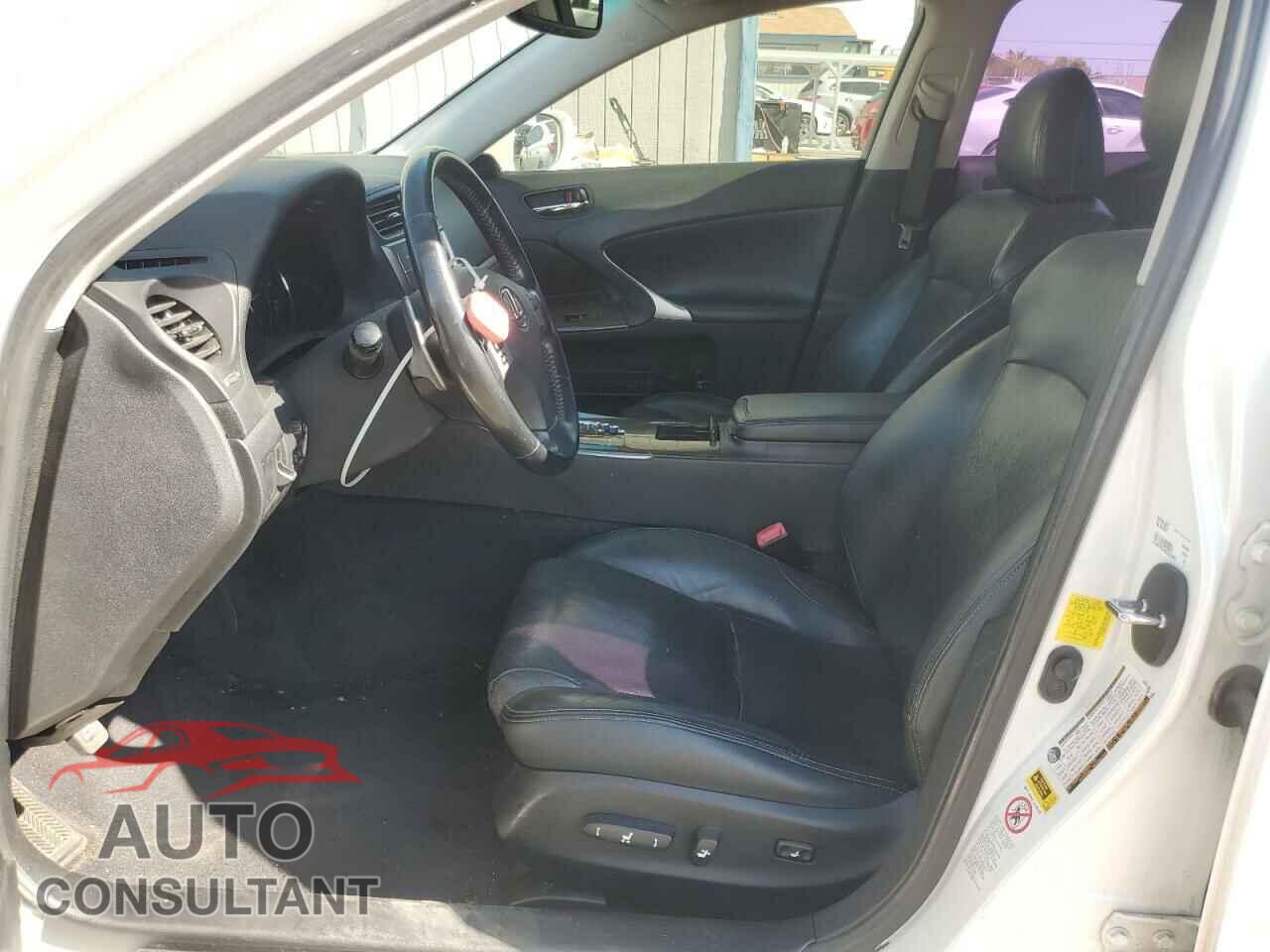 LEXUS IS 2011 - JTHBF5C29B2101867