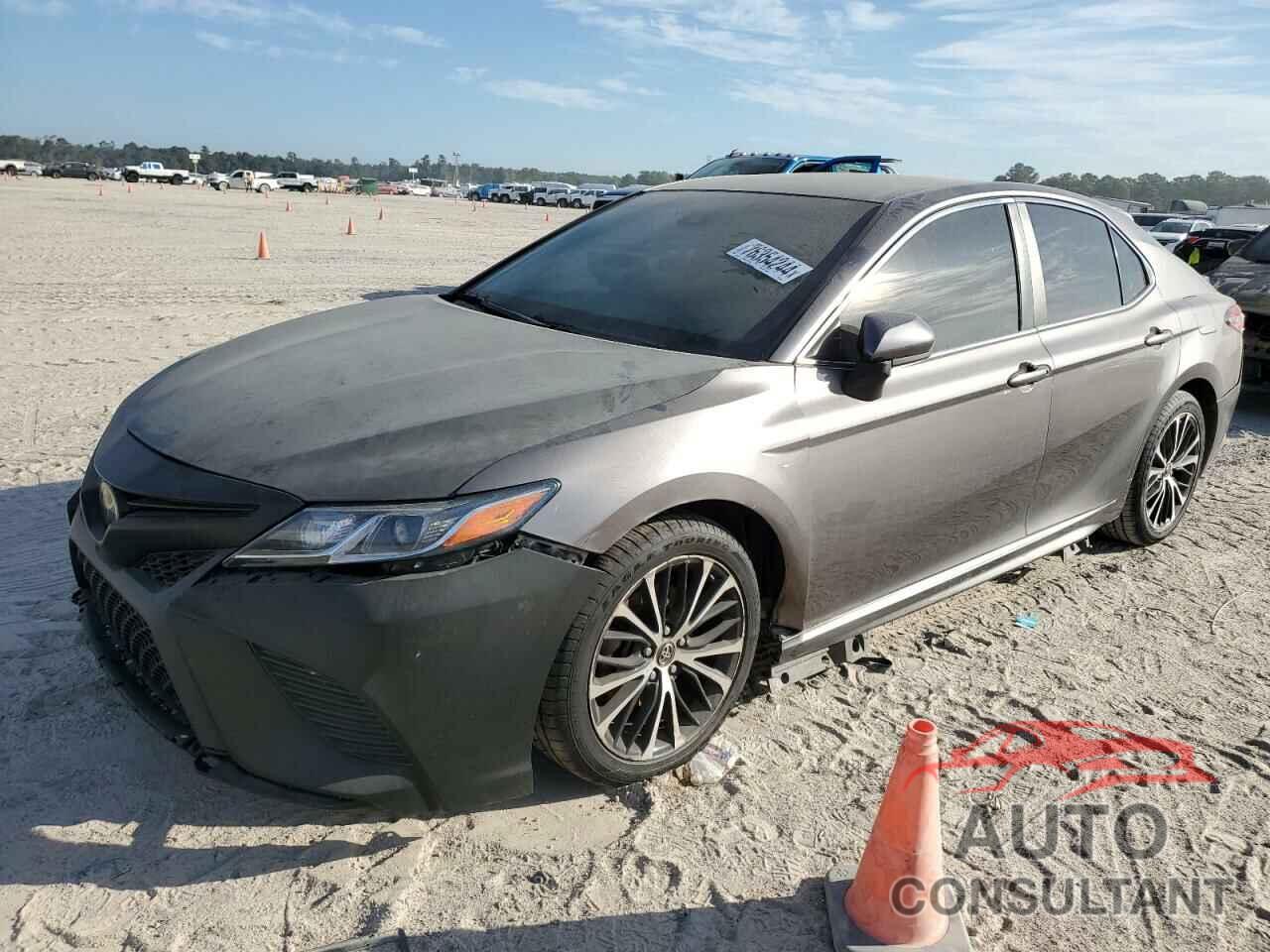 TOYOTA CAMRY 2018 - 4T1B11HKXJU580266