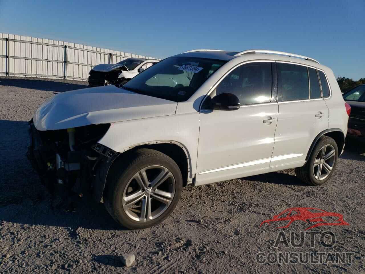 VOLKSWAGEN TIGUAN 2017 - WVGTV7AX5HK005290