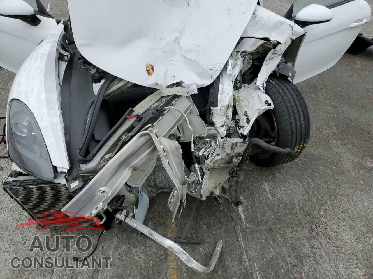 PORSCHE BOXSTER 2019 - WP0CA2A80KS211040