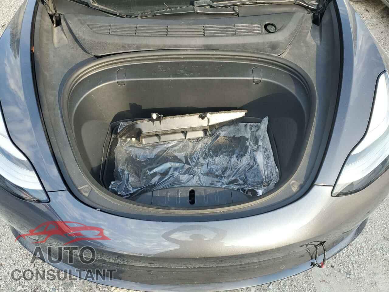 TESLA MODEL 3 2018 - 5YJ3E1EB5JF105716