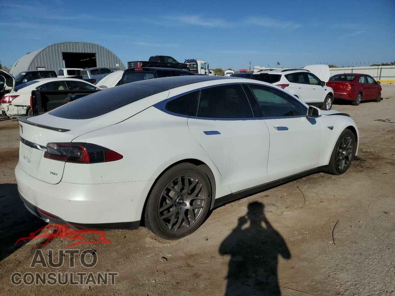 TESLA MODEL S 2015 - 5YJSA1S29FF090575