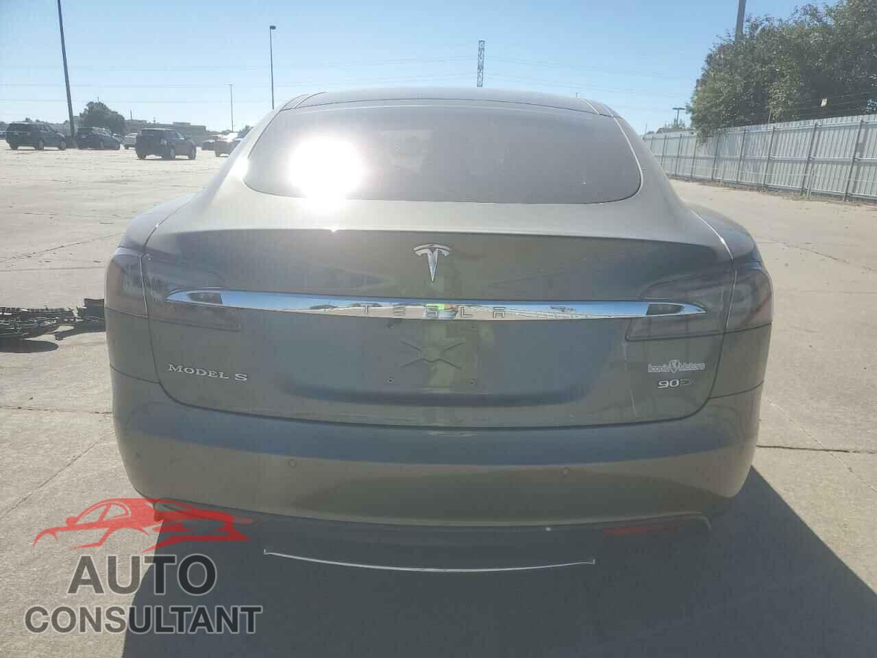 TESLA MODEL S 2015 - 5YJSA1E28FF106499