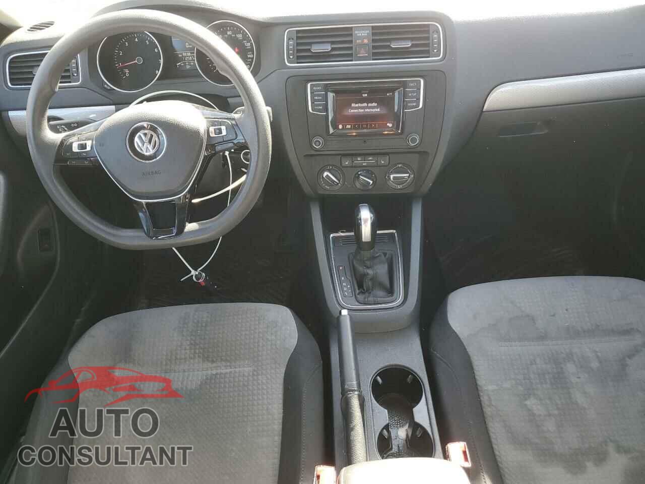 VOLKSWAGEN JETTA 2017 - 3VW2B7AJ5HM382969