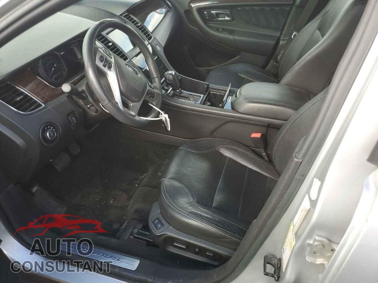 FORD TAURUS 2017 - 1FAHP2F86HG111684
