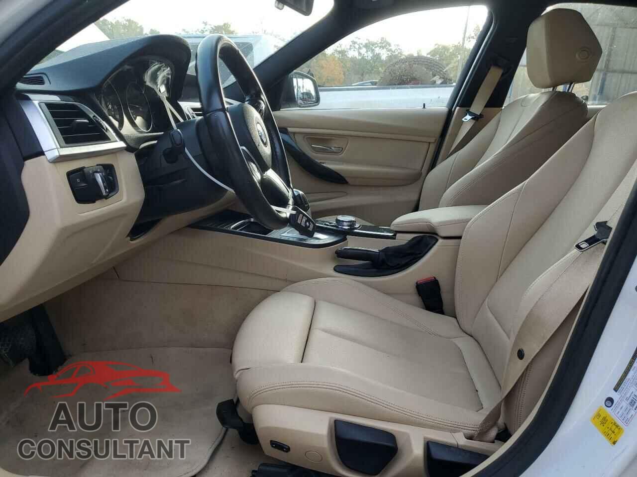 BMW 3 SERIES 2016 - WBA8E1G58GNU12141