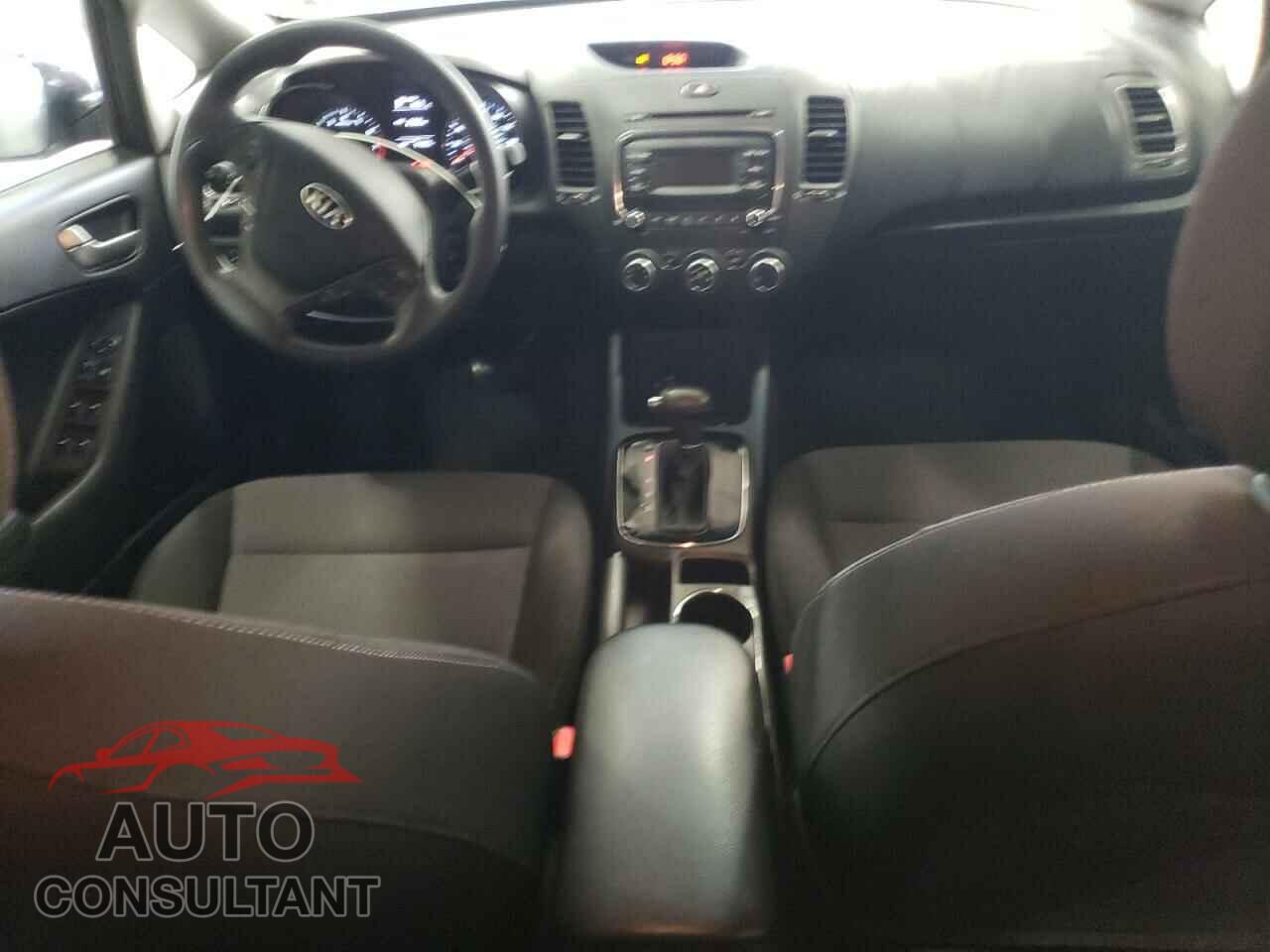 KIA FORTE 2017 - 3KPFK4A70HE077879