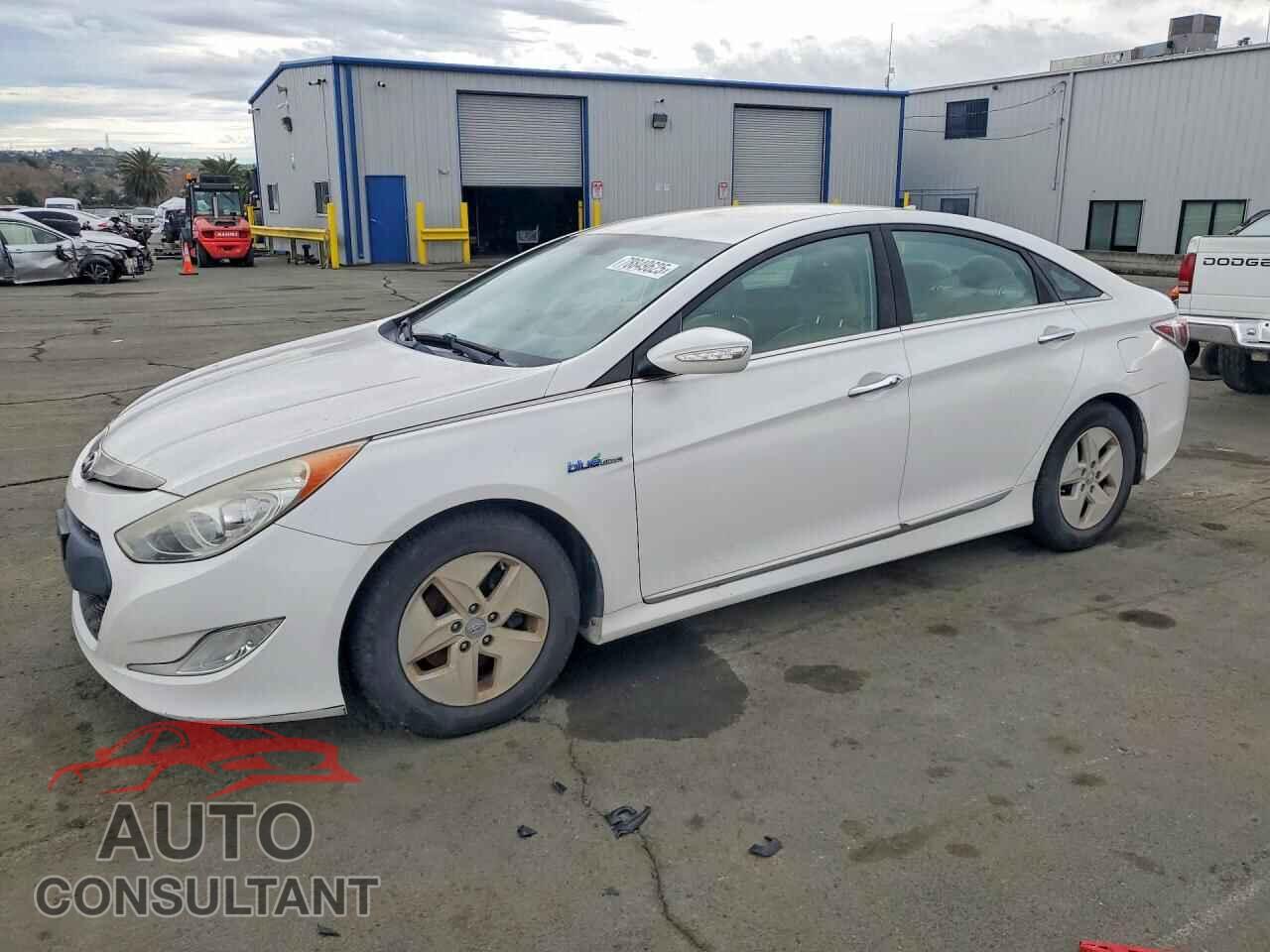 HYUNDAI SONATA 2012 - KMHEC4A44CA033292