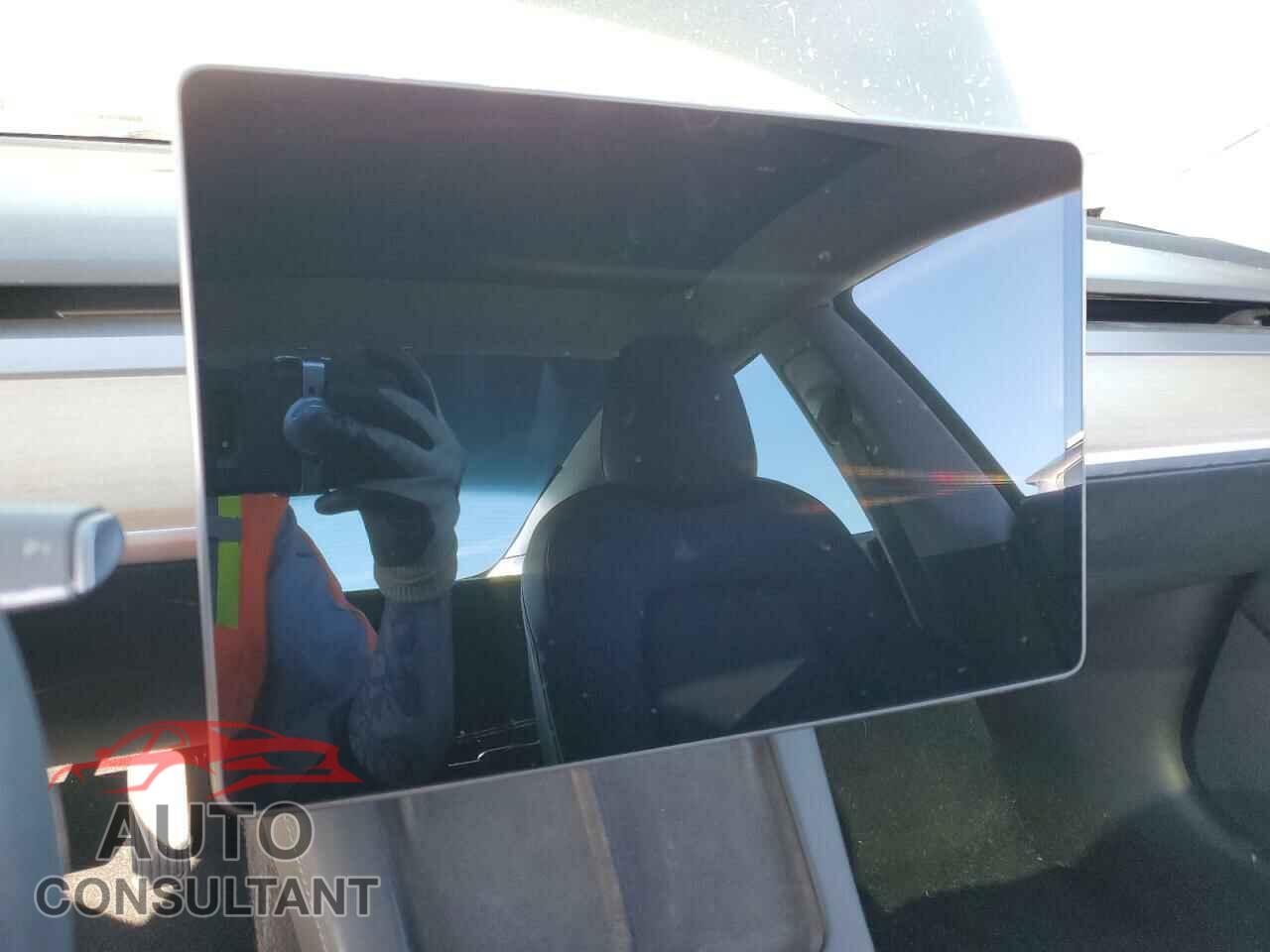 TESLA MODEL 3 2022 - 5YJ3E1EB3NF181666