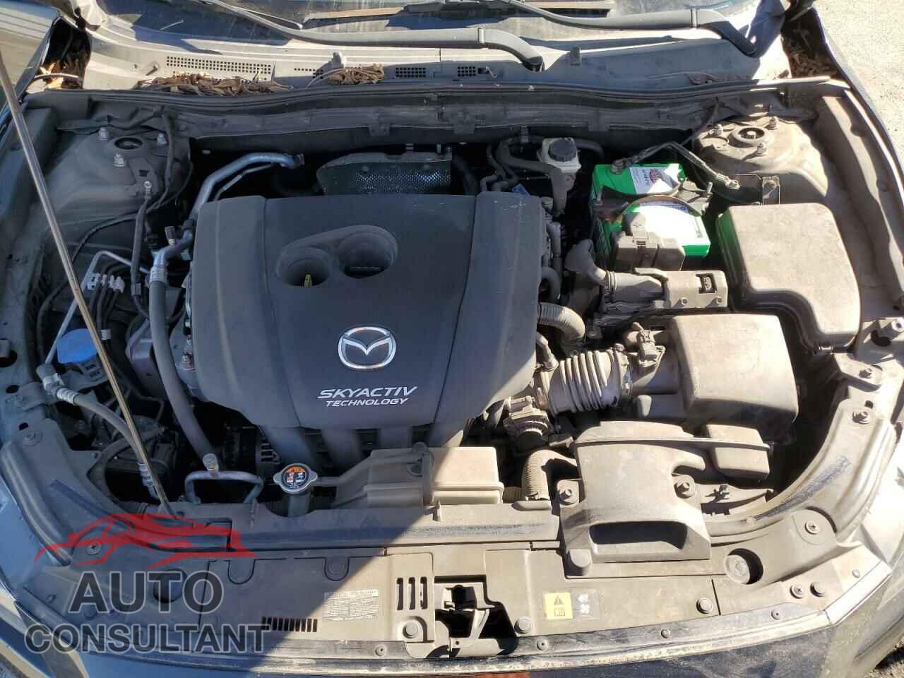 MAZDA 3 2018 - 3MZBN1L39JM166552