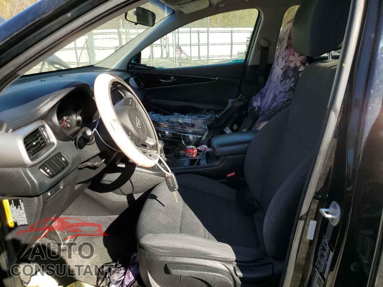 KIA SORENTO 2017 - 5XYPGDA32HG215847