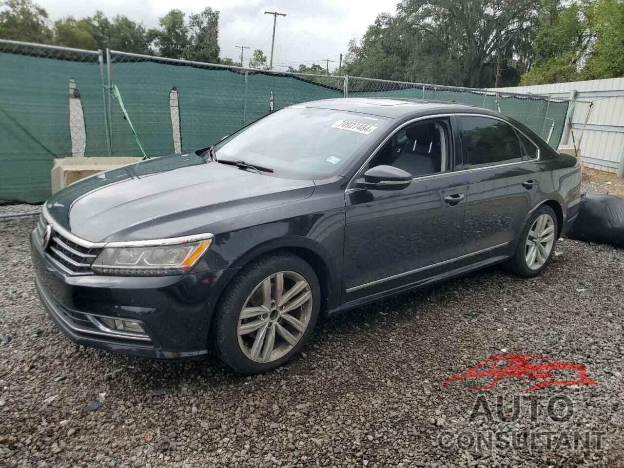 VOLKSWAGEN PASSAT 2017 - 1VWGT7A38HC042690