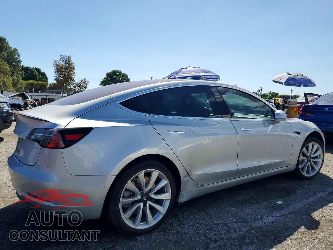 TESLA MODEL 3 2018 - 5YJ3E1EAXJF011001