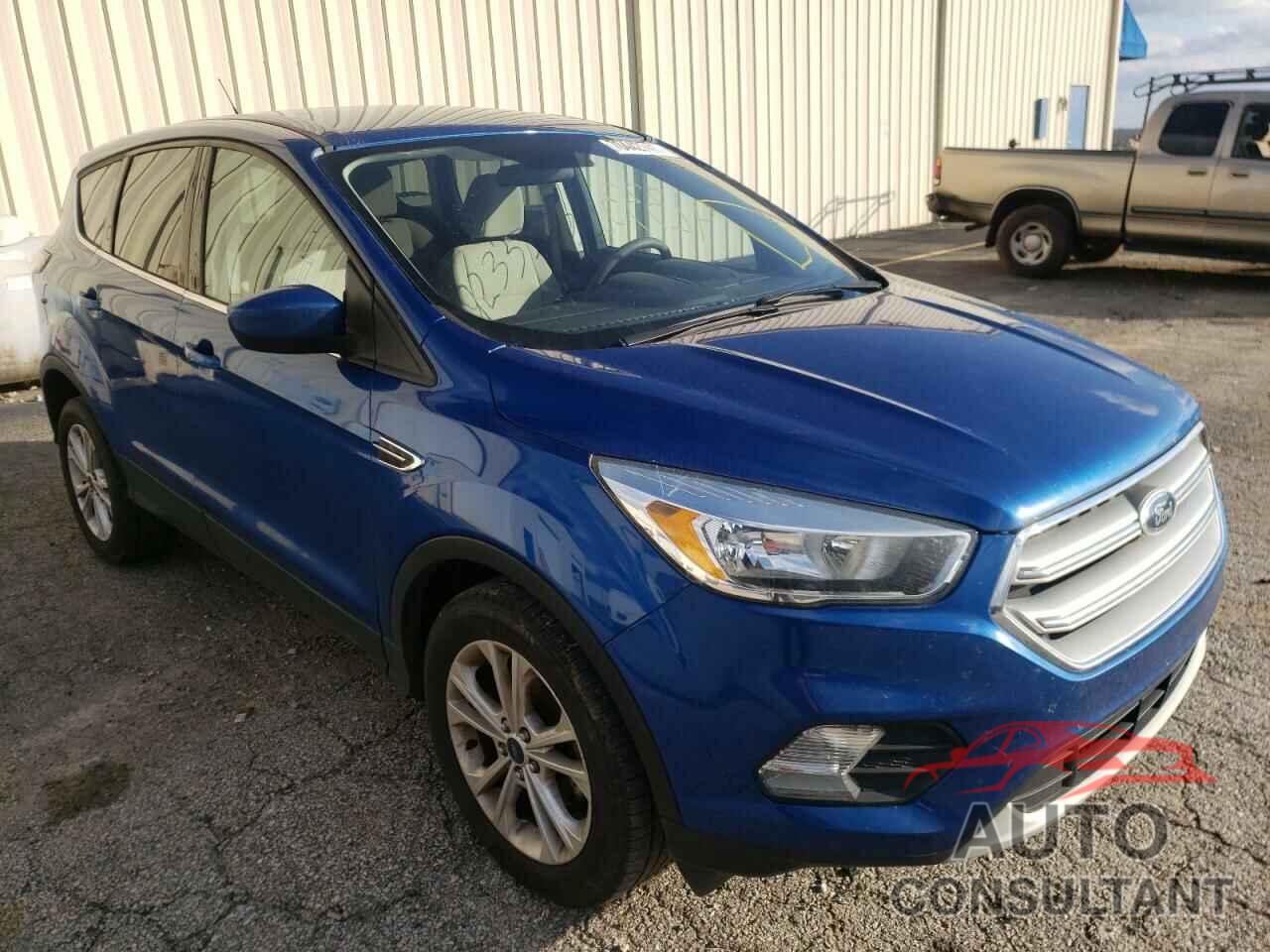 FORD ESCAPE 2017 - 1FMCU0GD0HUC18420