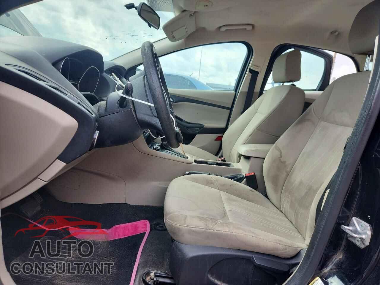 FORD FOCUS 2017 - 1FADP3F26HL324576