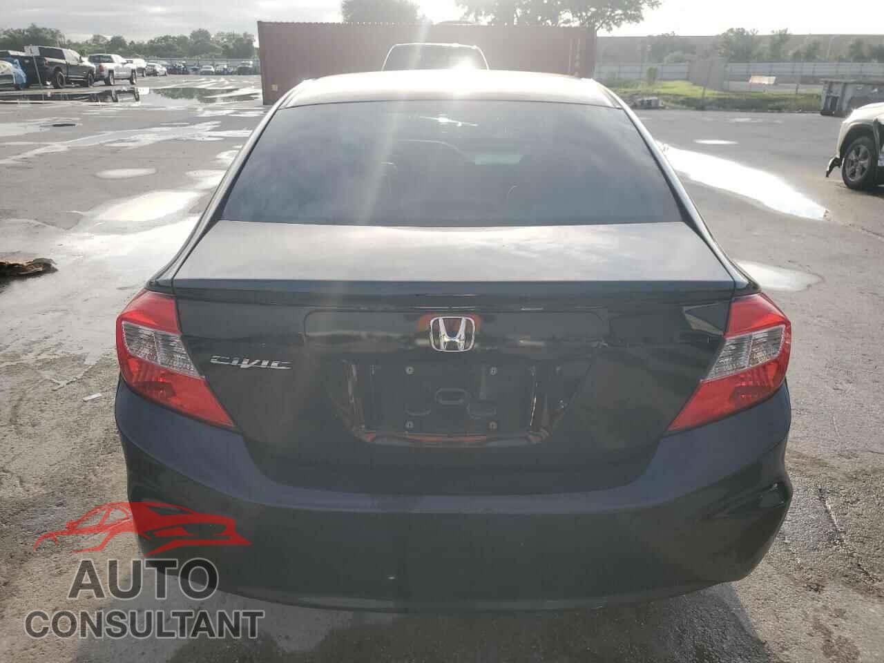 HONDA CIVIC 2012 - 2HGFB2F52CH322174