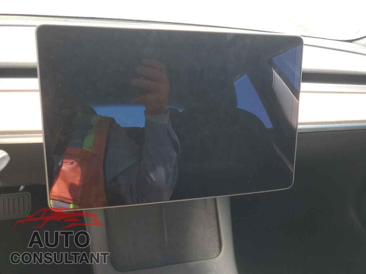 TESLA MODEL 3 2021 - 5YJ3E1EA8MF072108