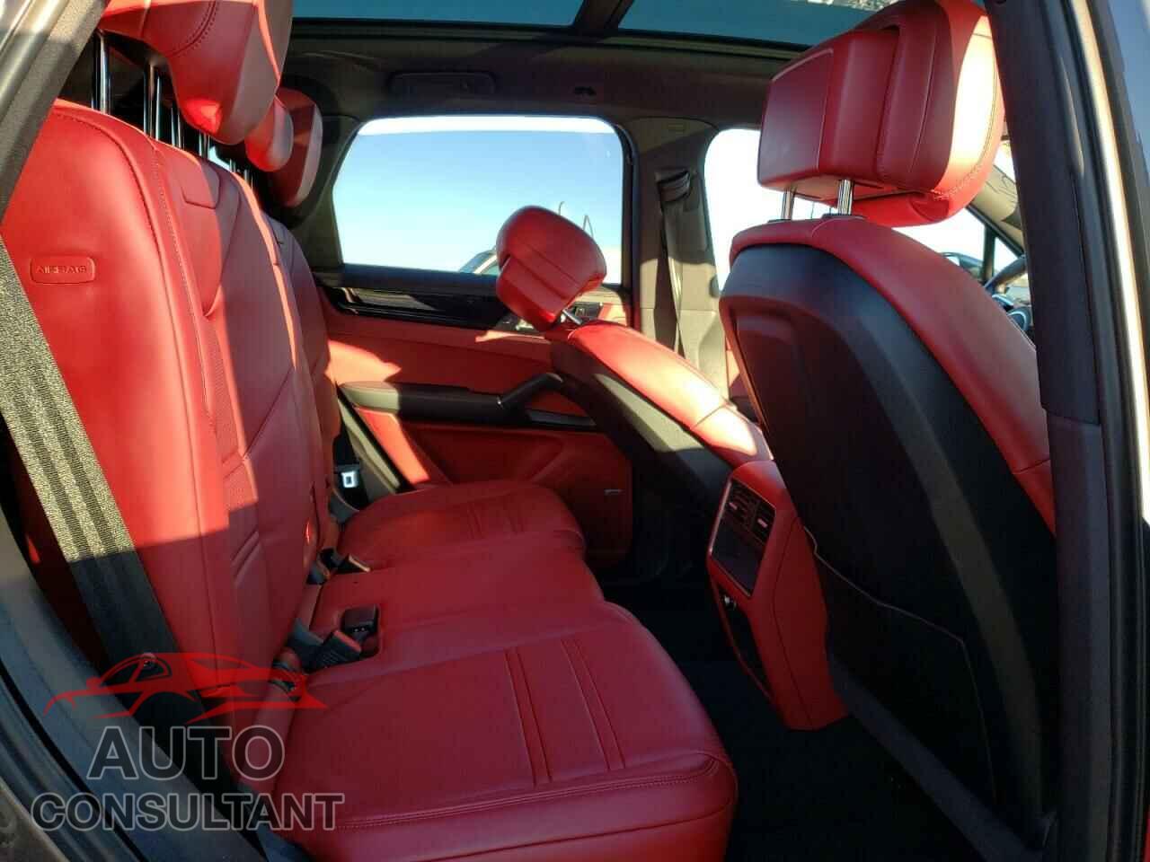 PORSCHE CAYENNE 2019 - WP1AA2AY9KDA11591
