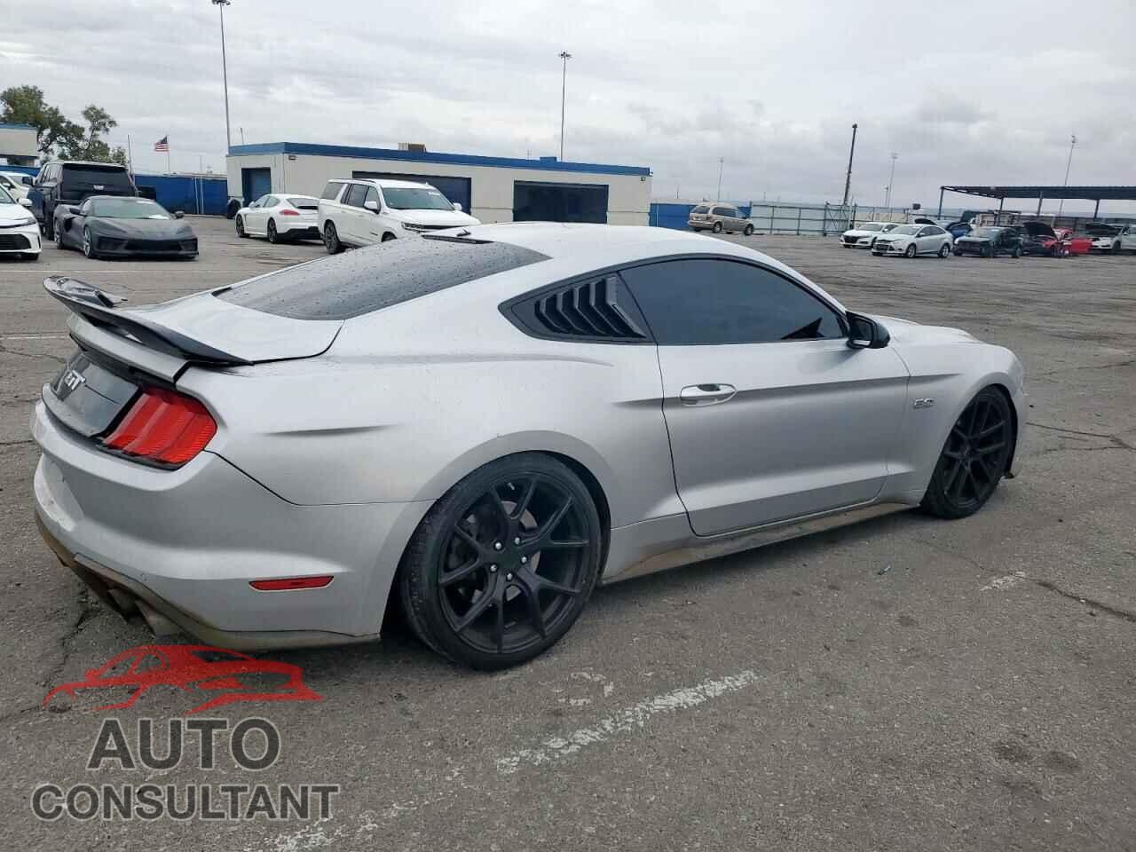 FORD MUSTANG 2018 - 1FA6P8CF5J5166688