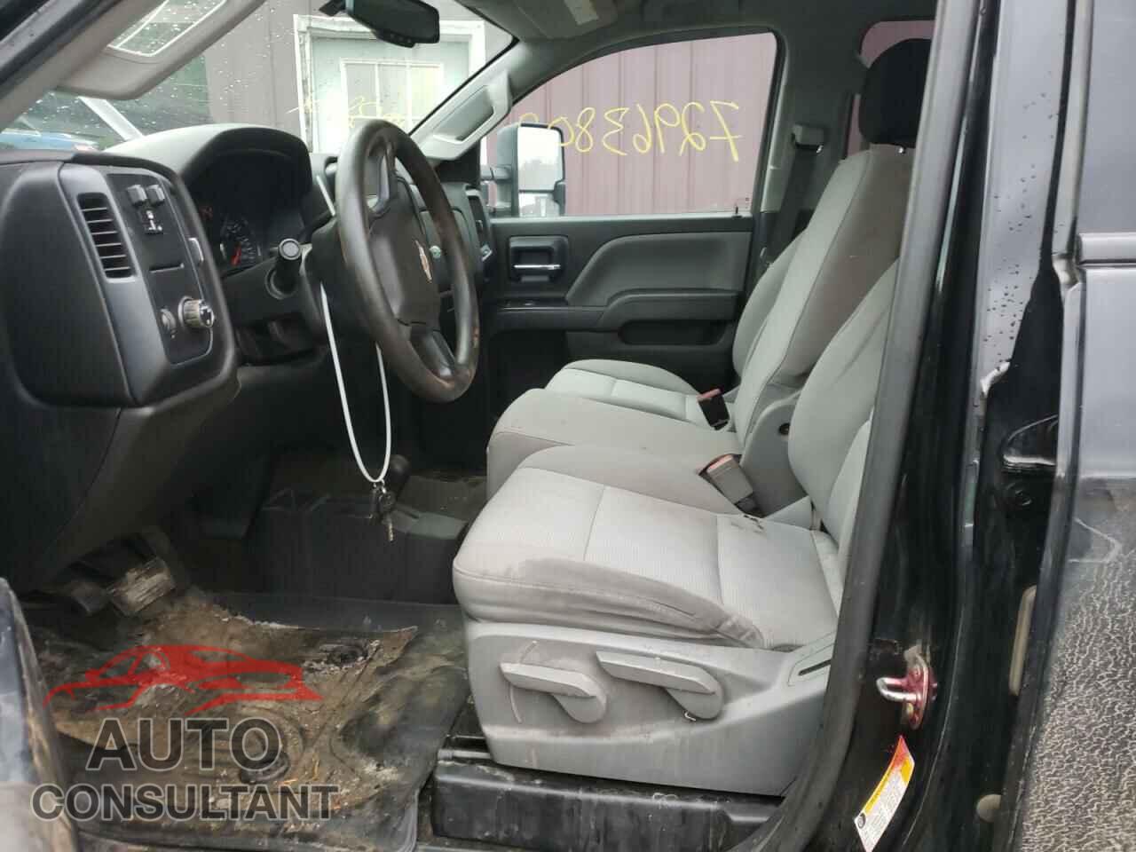 CHEVROLET SILVERADO 2018 - 1GC1KUEG0JF130077