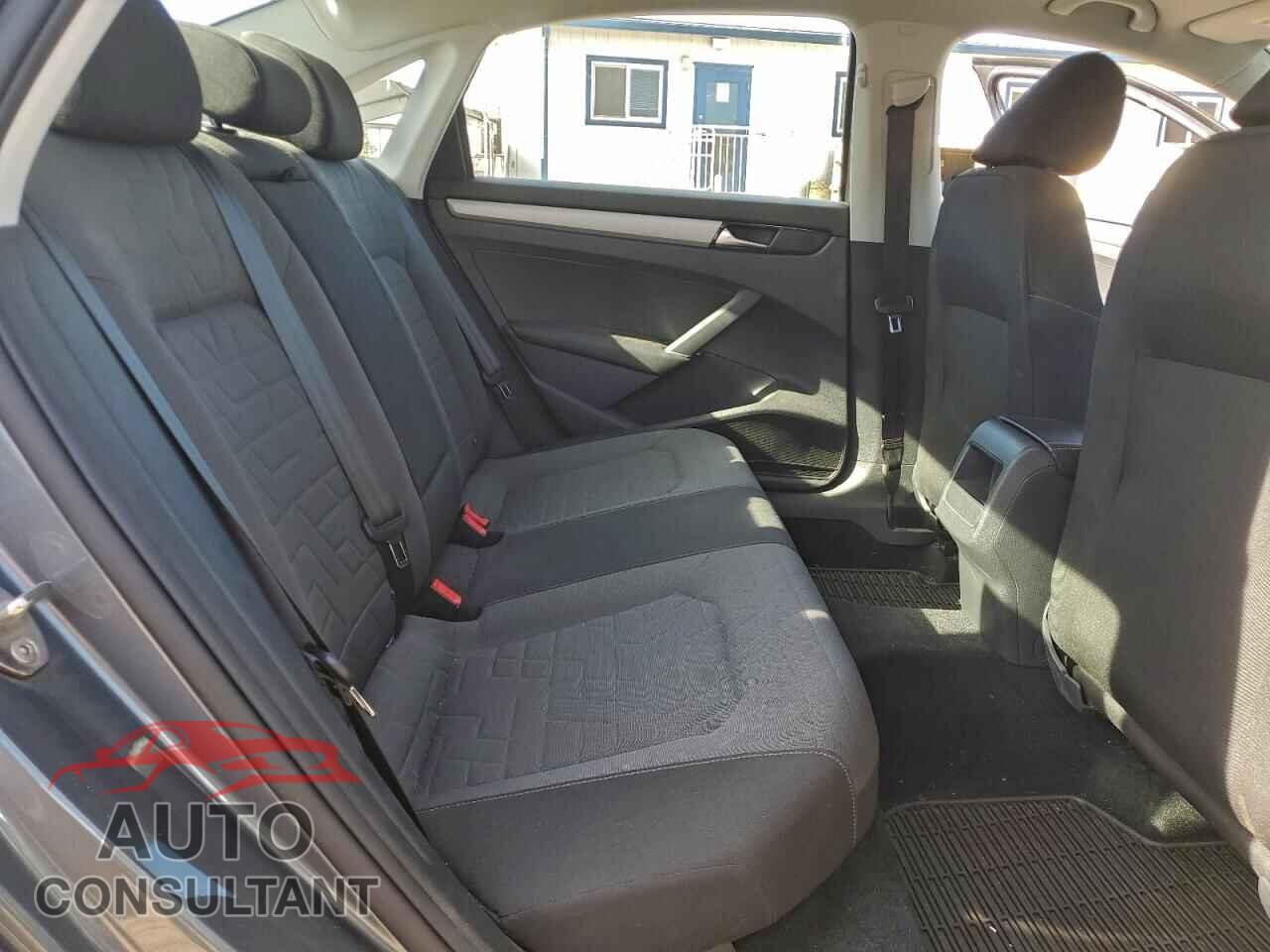 VOLKSWAGEN PASSAT 2020 - 1VWAA7A30LC005122