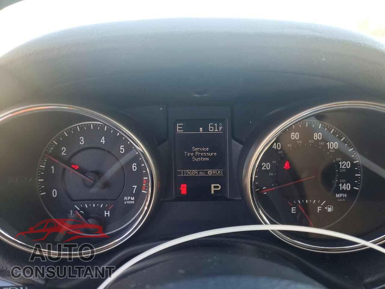 JEEP CHEROKEE 2011 - 1J4RR4GG4BC737611