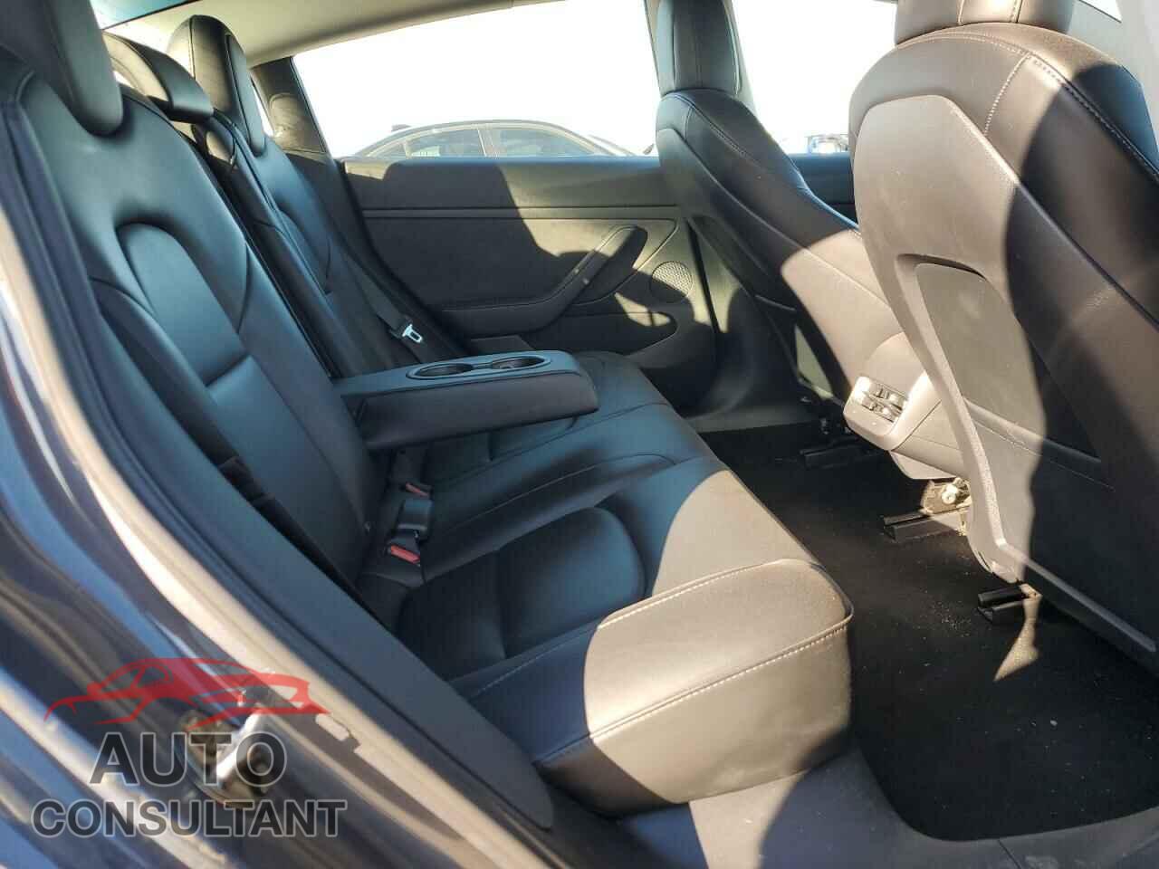 TESLA MODEL 3 2022 - 5YJ3E1EA8NF290826