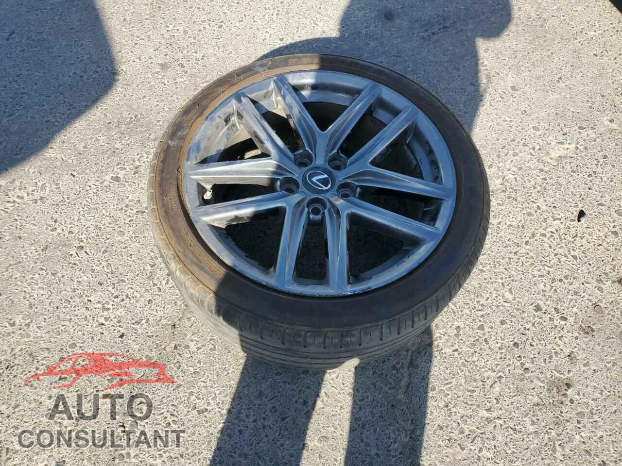 LEXUS IS 2017 - JTHBA1D28H5050973