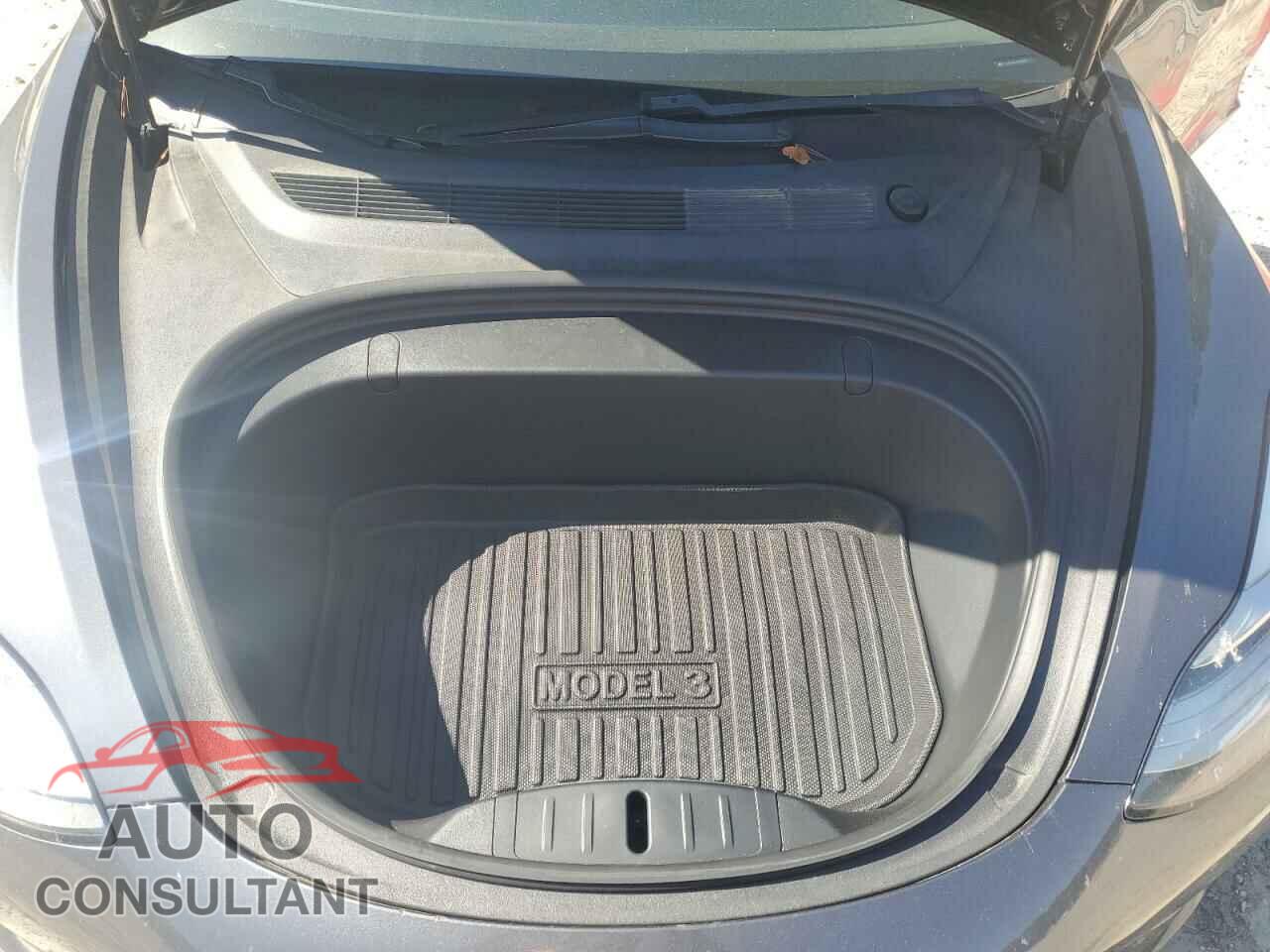 TESLA MODEL 3 2018 - 5YJ3E1EB2JF145395