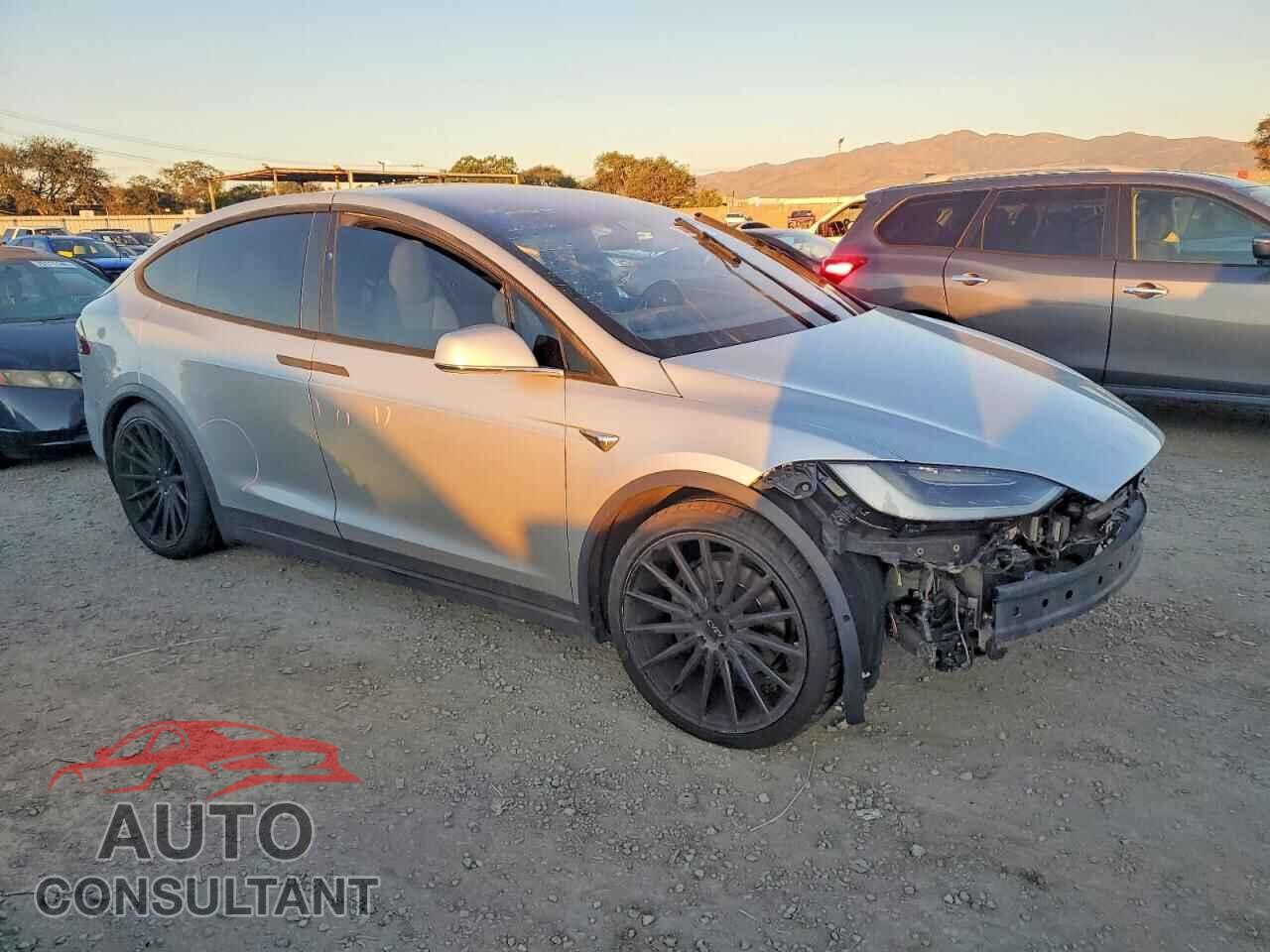 TESLA MODEL X 2017 - 5YJXCAE23HF040222