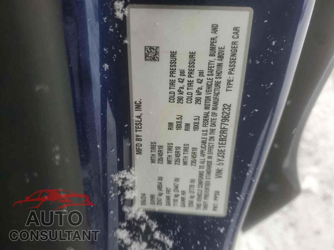 TESLA MODEL 3 2024 - 5YJ3E1EB2RF796232