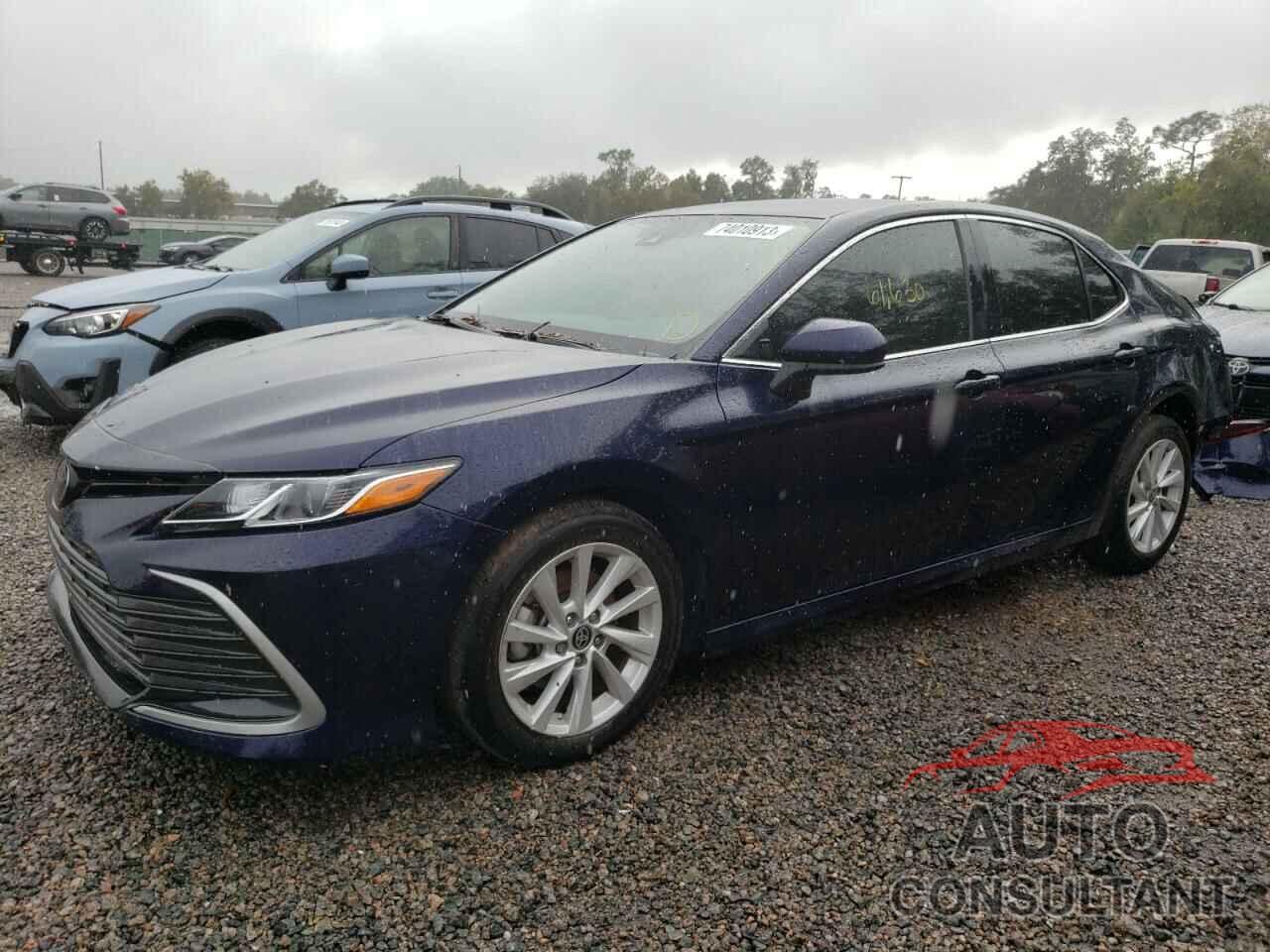TOYOTA CAMRY 2022 - 4T1C11AK8NU667670