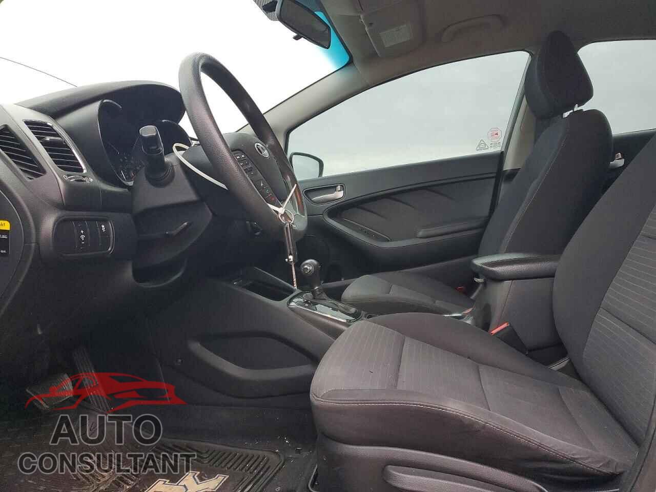 KIA FORTE 2017 - 3KPFL4A74HE066882