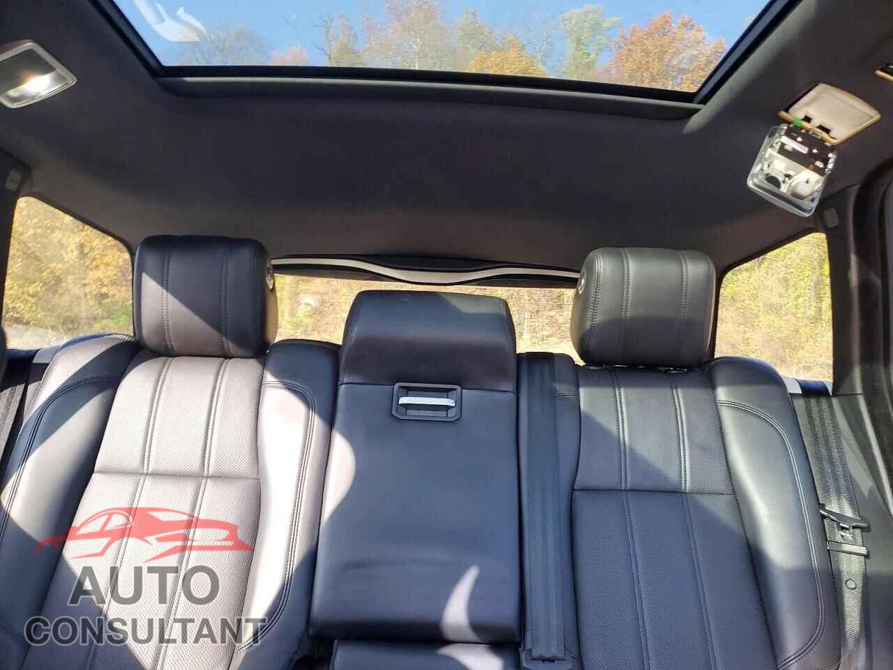 LAND ROVER RANGEROVER 2017 - SALGS2FE8HA370411