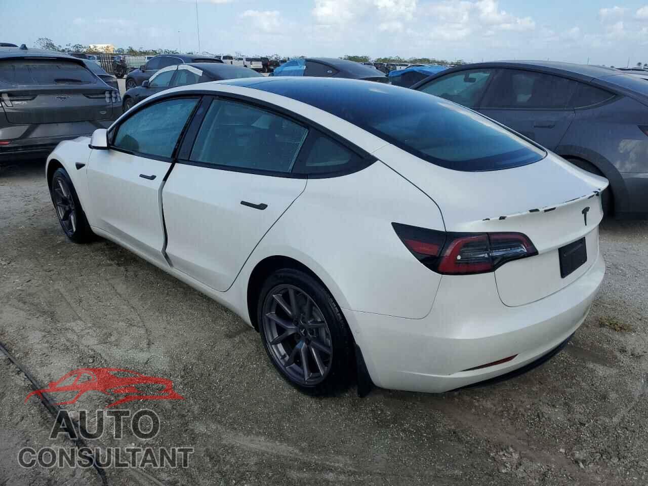 TESLA MODEL 3 2021 - 5YJ3E1EA8MF989033
