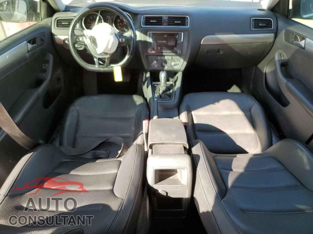 VOLKSWAGEN JETTA 2017 - 3VWDB7AJ2HM413510