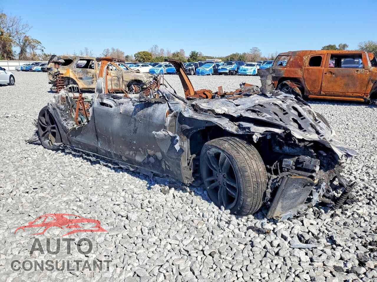 TESLA MODEL S 2015 - 5YJSA1H12FF082817