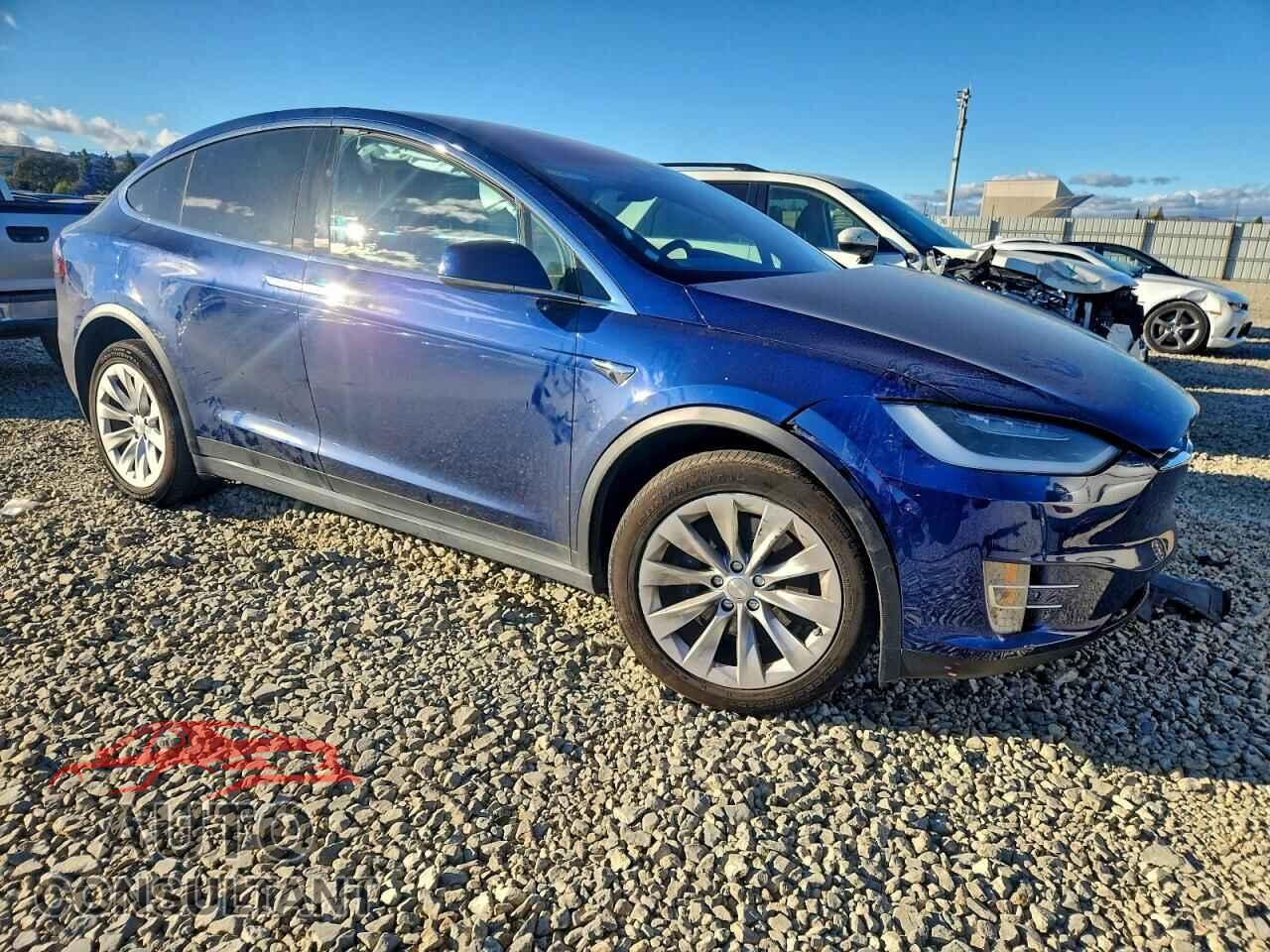 TESLA MODEL X 2018 - 5YJXCAE21JF092003