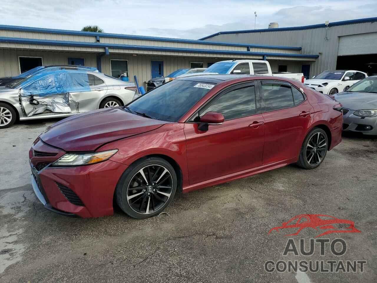 TOYOTA CAMRY 2018 - 4T1B61HK4JU546101