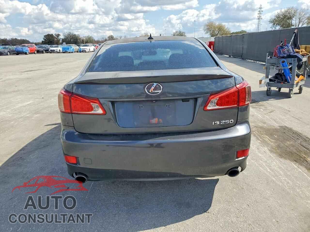 LEXUS IS 2011 - JTHBF5C24B5147122
